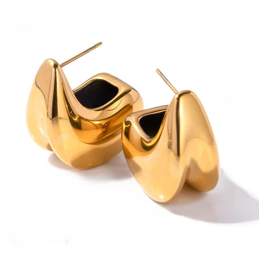 LUCINDA GOLD